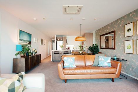 Photo of property in Patent 326 Apartments, 404s/326 Evans Bay Parade, Hataitai, Wellington, 6021