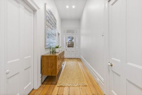 Photo of property in 25 Princes Street, Northcote Point, Auckland, 0627