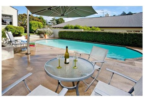 Photo of property in 8 Landing Drive, Albany, Auckland, 0632