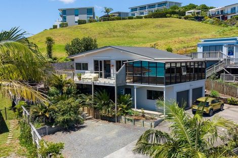 Photo of property in 20 Stratford Drive, Cable Bay, 0420