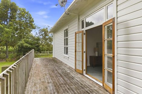 Photo of property in 225 Kuku Beach Road, Kuku, Levin, 5570