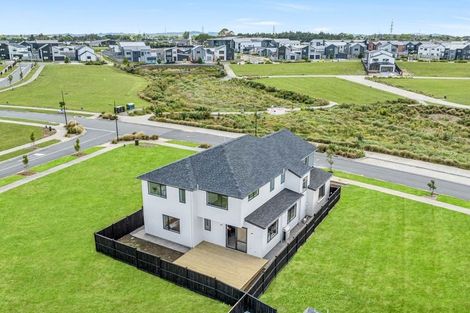 Photo of property in 48 Emerald Avenue, Rosehill, 2113
