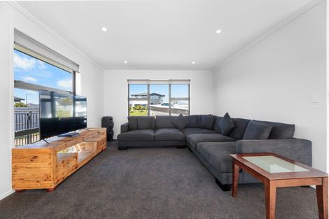 Photo of property in 4 Okohaka Avenue, Glenbrook, Waiuku, 2681