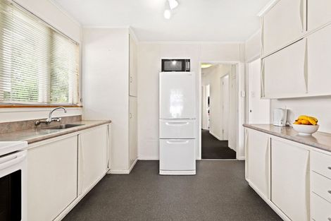 Photo of property in 99 Hobsonville Road, West Harbour, Auckland, 0618