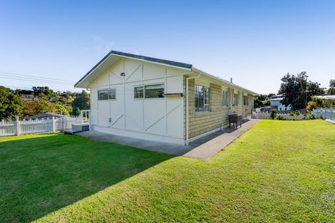 Photo of property in 51 Cumberland Street, Merrilands, New Plymouth, 4312