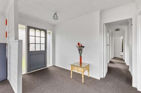 Photo of property in 102 Heta Road, Highlands Park, New Plymouth, 4312