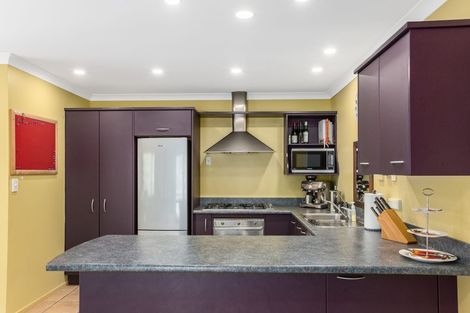 Photo of property in 5 Gybe Place, Whitby, Porirua, 5024