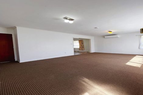 Photo of property in 5 Celeste Place, Totara Vale, Auckland, 0627