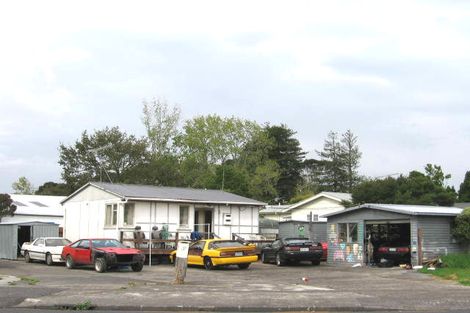 Photo of property in 124 Glendale Road, Glen Eden, Auckland, 0602