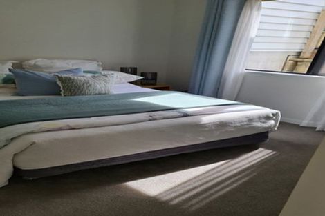 Photo of property in 65 Masons Road, Oteha, Auckland, 0632