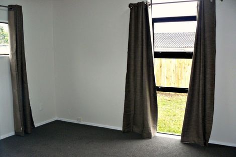 Photo of property in 120 Lynwood Road, New Lynn, Auckland, 0600