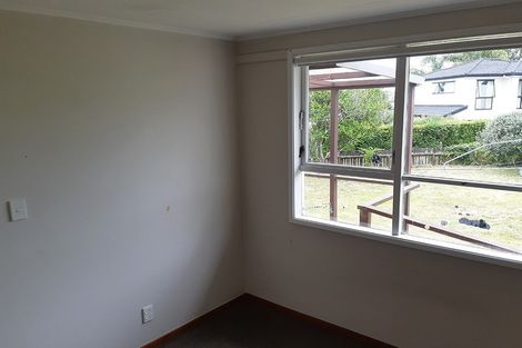 Photo of property in 28 Ussher Place, Pakuranga Heights, Auckland, 2010