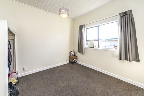 Photo of property in 18 Swiss Avenue, Gonville, Whanganui, 4501