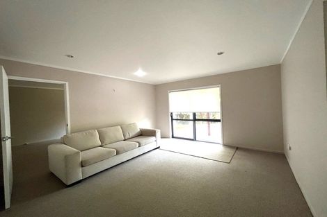 Photo of property in 29 Rifleman Rise, Unsworth Heights, Auckland, 0632
