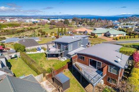 Photo of property in 2/2 Rhodes Fall, Rangatira Park, Taupo, 3330