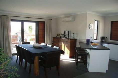 Photo of property in 9a Gillean Street, Havelock North, 4130