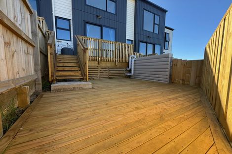 Photo of property in 8 Kautawa Lane, Massey, Auckland, 0614