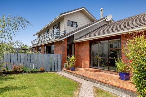 Photo of property in 17 Henley Street, Westport, 7825