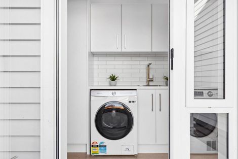 Photo of property in 4 Richmond Street, Cambridge, 3434