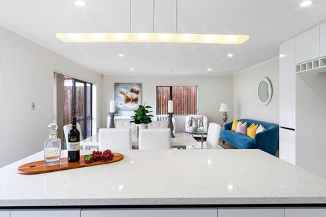 Photo of property in 3 Magnolia Place, Flat Bush, Auckland, 2016