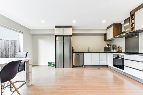 Photo of property in 90u2 Carrington Avenue, Silverdale, Hamilton, 3216