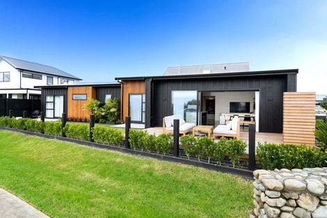 Photo of property in 2 Makete Crescent, Hobsonville, Auckland, 0618