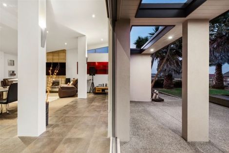 Photo of property in 3 Sandhurst Rise, Henderson, Auckland, 0612