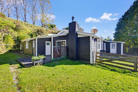 Photo of property in 822 Motukawa Road, Tarata, Inglewood, 4387