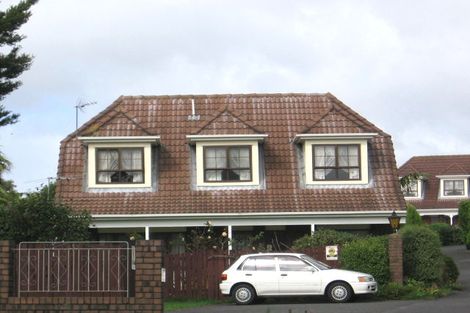 Photo of property in 2/47 Edmonton Road, Henderson, Auckland, 0612
