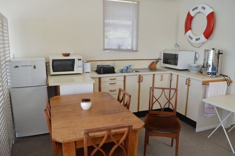 Photo of property in 100 Paremata Road, Paremata, Porirua, 5024