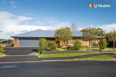 Photo of property in 2 Sunninghurst Drive, Fairfield, Dunedin, 9018