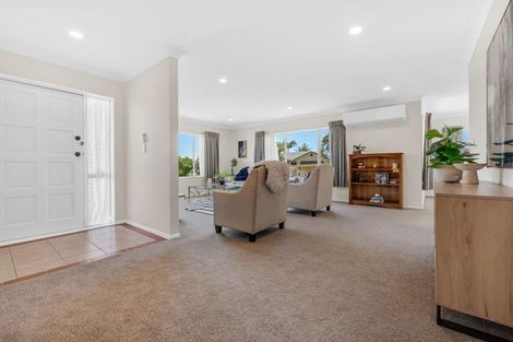 Photo of property in 41 Maghera Drive, East Tamaki Heights, Auckland, 2016
