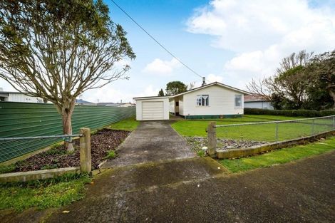 Photo of property in 6 Kauri Crescent, Hawera, 4610