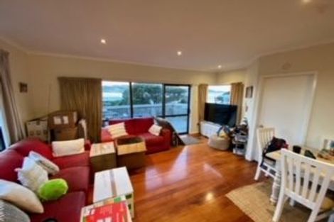 Photo of property in 280 Queens Drive, Lyall Bay, Wellington, 6022
