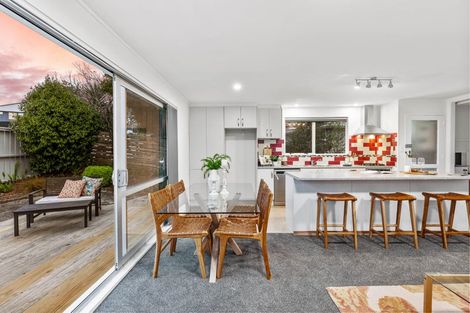 Photo of property in 10 Beauchamp Drive, Massey, Auckland, 0614