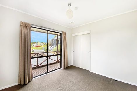 Photo of property in 23 Flaunty Place, West Harbour, Auckland, 0618
