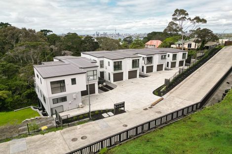Photo of property in 2/10b Huka Road, Birkenhead, Auckland, 0626