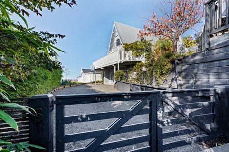 Photo of property in 6 Fitzroy Road, Bluff Hill, Napier, 4110