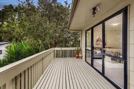 Photo of property in 3 Fernhaven Place, Massey, Auckland, 0614