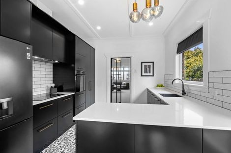 Photo of property in 20 Wallace Place, Westown, New Plymouth, 4310