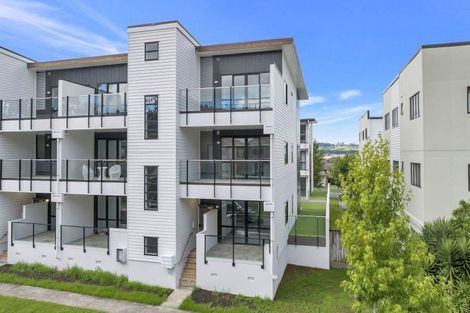 Photo of property in 23/11 Carlos Drive, Flat Bush, Auckland, 2016