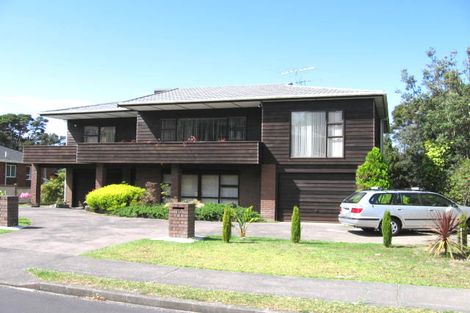 Photo of property in 10 Highwood Grove, Torbay, Auckland, 0630