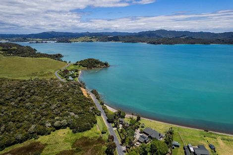 Photo of property in 950 Whangaruru Road North, Whangaruru, Russell, 0184