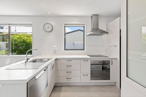 Photo of property in 72b Wilsons Road, Saint Martins, Christchurch, 8022