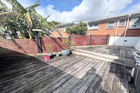 Photo of property in 118 Mcleod Road, Te Atatu South, Auckland, 0610