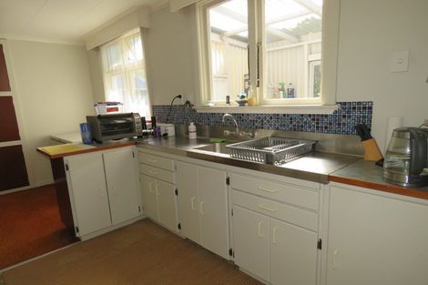 Photo of property in 3 Queen Street, Westport, 7825