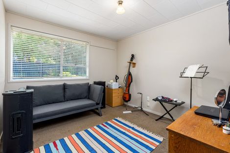 Photo of property in 1 Cunliffe Place, Glenfield, Auckland, 0629