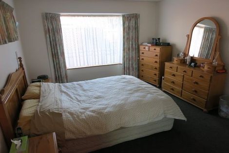 Photo of property in 104 Yaldhurst Road, Sockburn, Christchurch, 8042
