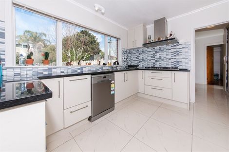 Photo of property in 52 Pleasant Road, Glen Eden, Auckland, 0602