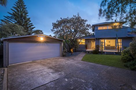 Photo of property in 10 Michael Road, Paraparaumu Beach, Paraparaumu, 5032